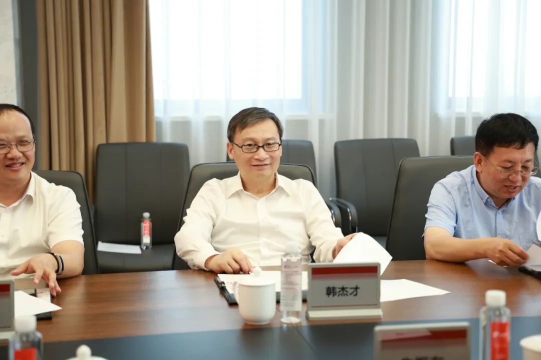 中國(guó)科學(xué)院院士、哈爾濱工業(yè)大學(xué)校長(zhǎng)韓杰才一行蒞臨江蘇北人考察指導(dǎo)