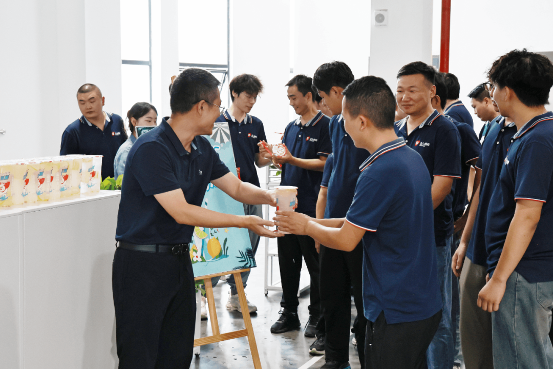 戰(zhàn)高溫 送清涼 | 江蘇北人工會開展員工關(guān)懷活動